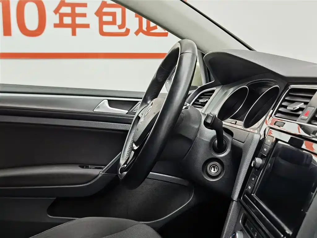 Volkswagen Golf 2016 1.6L Automatic Fashion фото 22
