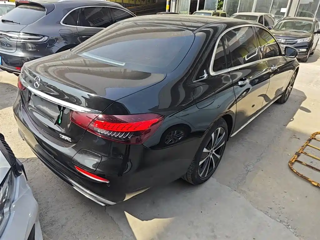 Mercedes-Benz E-Class New Energy 2021 E 350 e L Plug-in Hybrid Sedan фото 5