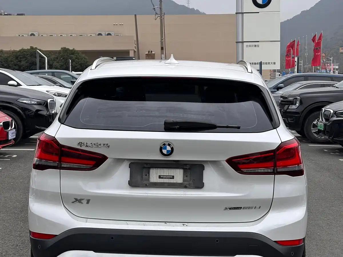 BMW X1 2021 xDrive25Li Exclusive фото 12