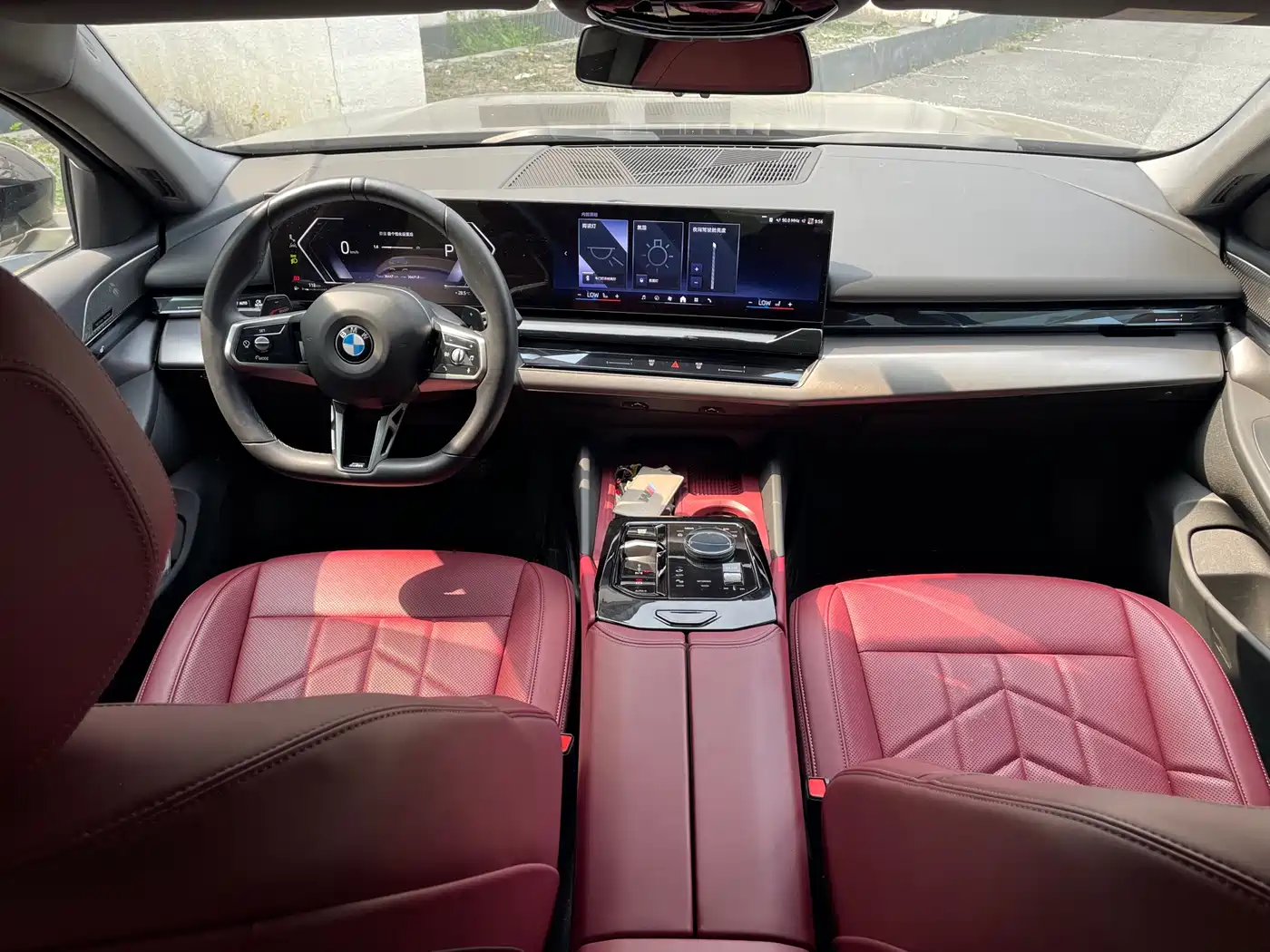 BMW 5 Series 2024 530Li Leading M Sport Package фото 9
