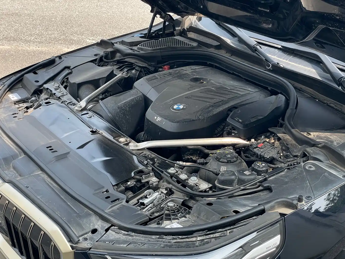 BMW 5 Series 2024 530Li Leading M Sport Package фото 15