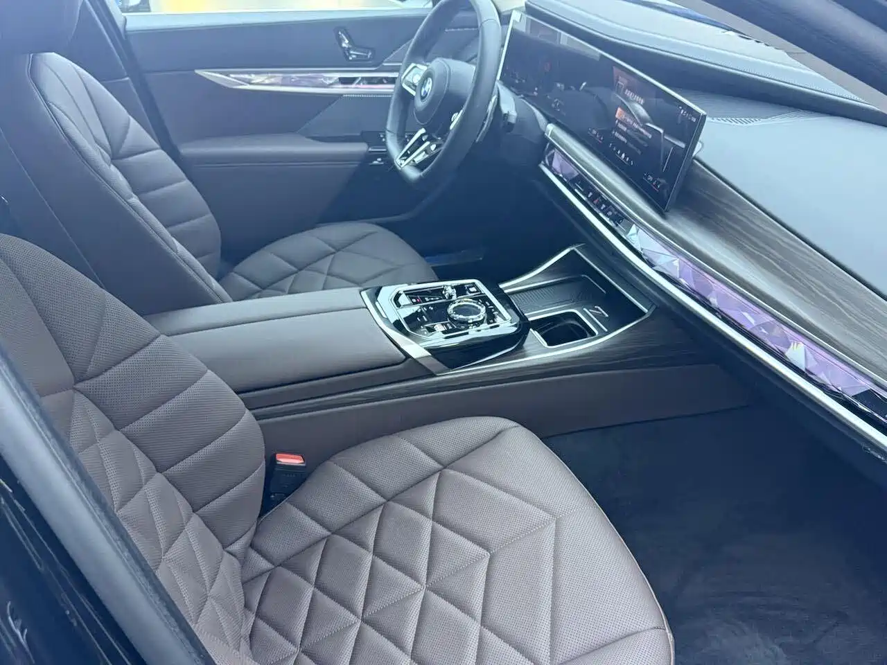 BMW 7-SERIES