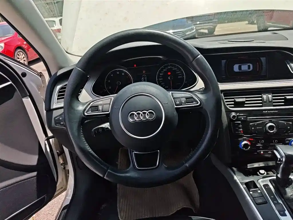 Audi A4L 2015 35 TFSI Auto Standard фото 3