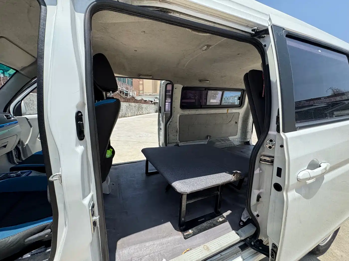 SRM Xinyuan Good Luck 2023 2023 Standard Passenger Van 6-Seater