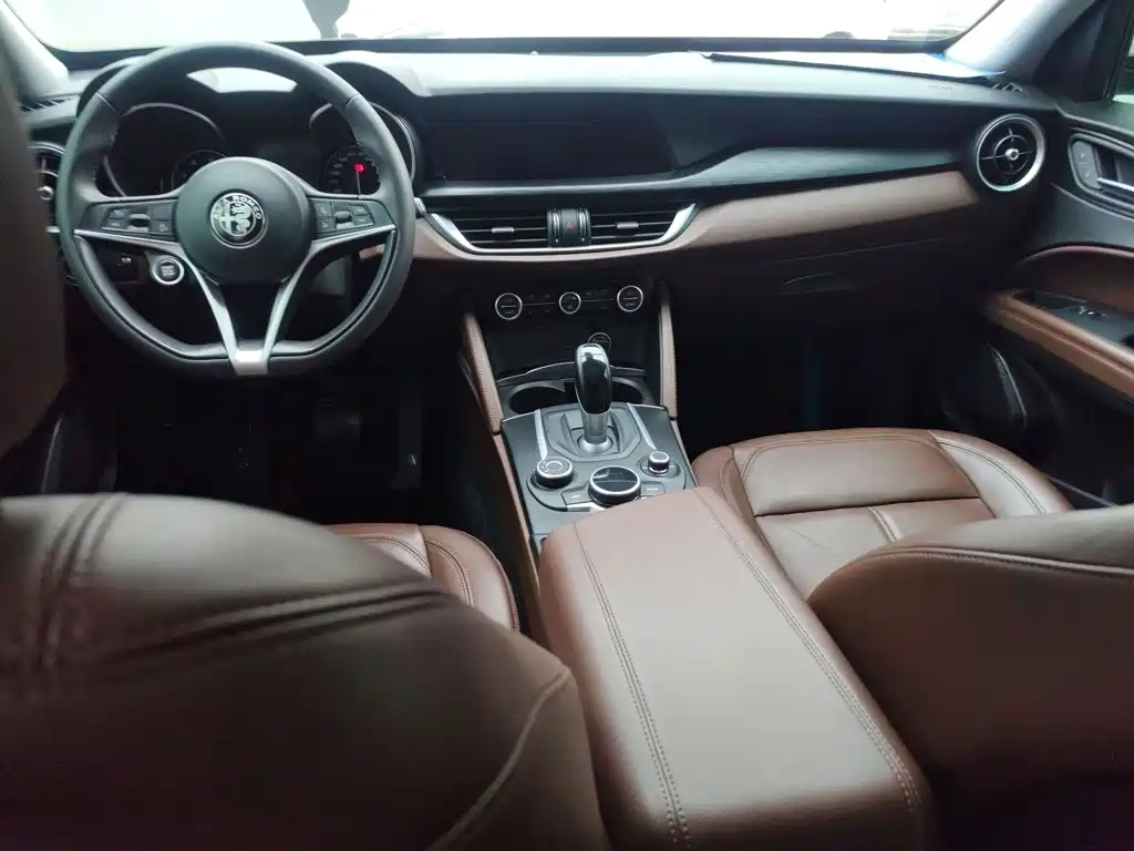 Alfa Romeo Stelvio 2019 2017 2.0T 200HP Elite