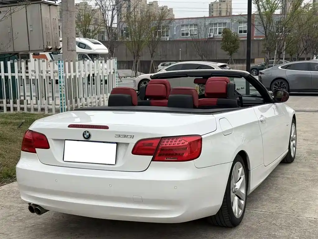 BMW 3 Series (Import) 2011 330i Convertible Coupe фото 12