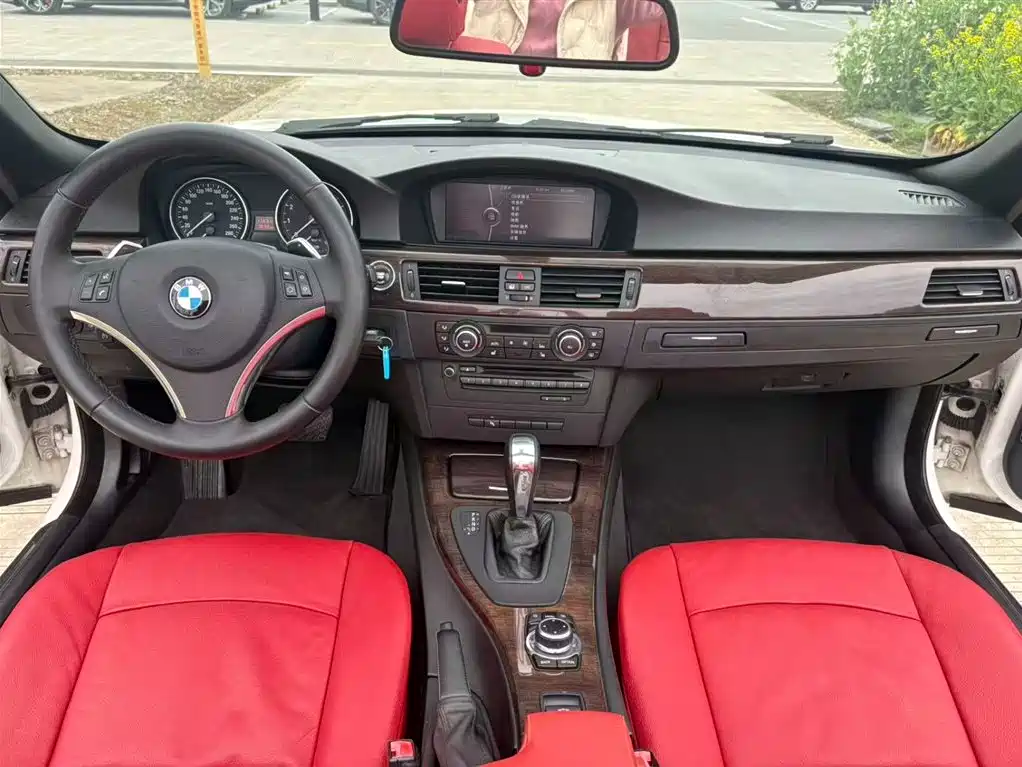 BMW 3 Series (Import) 2011 330i Convertible Coupe фото 6