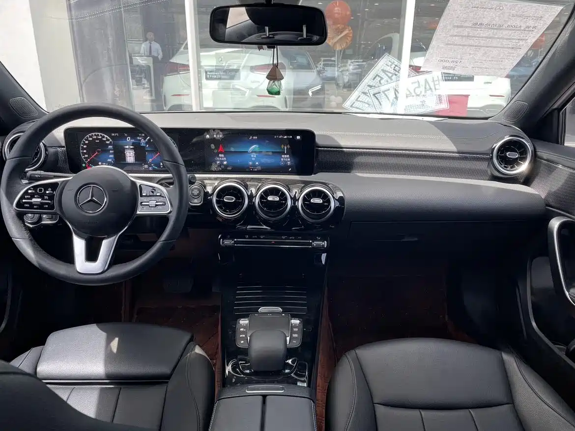 Mercedes-Benz A-Class 2023 A 200 L Fashion фото 11