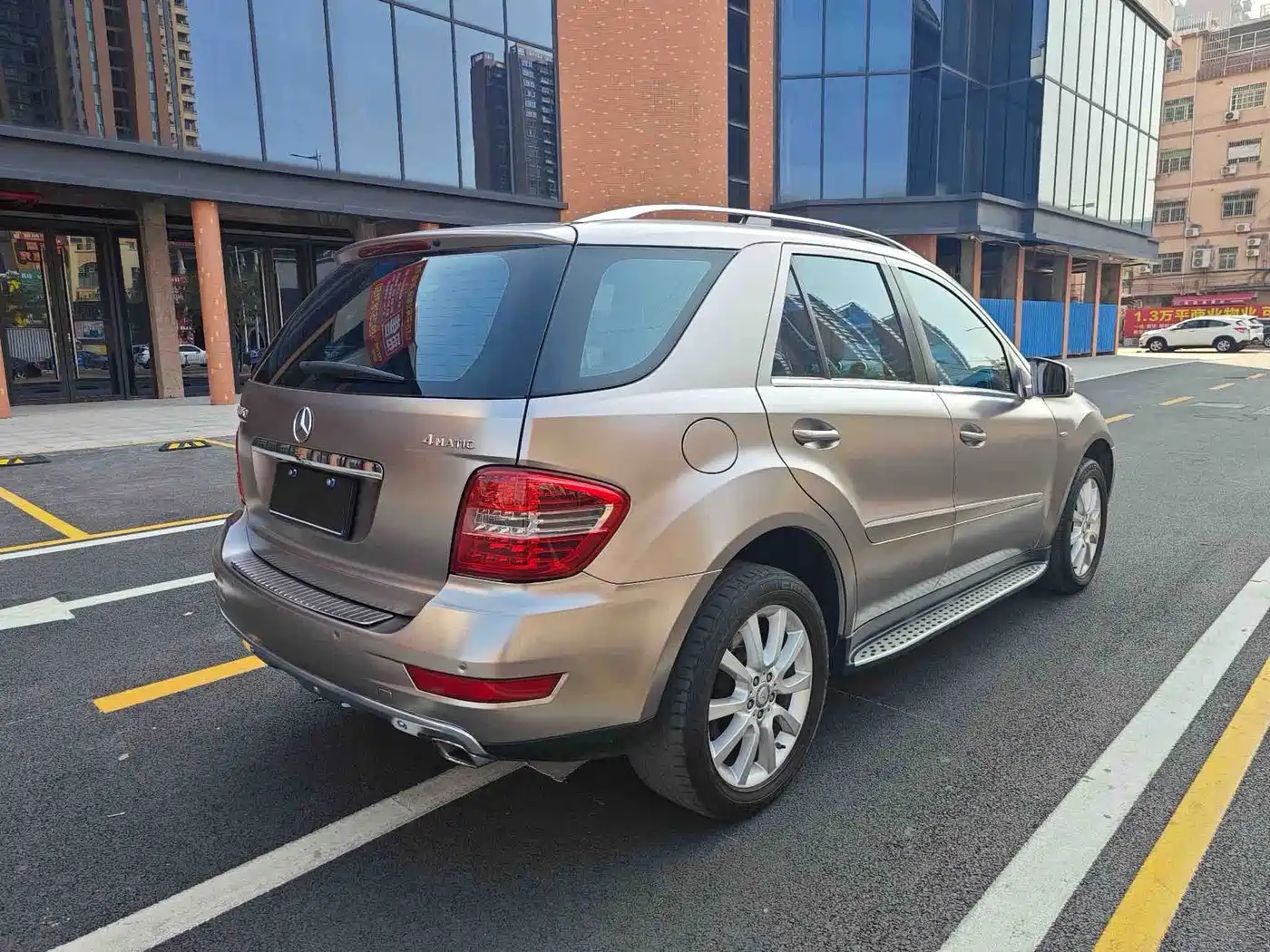 Mercedes-Benz M-Class 2010 ML 350 4MATIC Luxury Special Edition фото 4