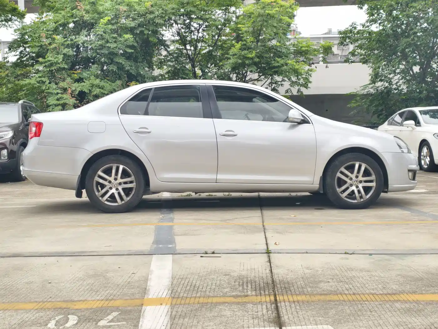 Volkswagen Sagitar 2011 2011 1.6L Automatic Fashion