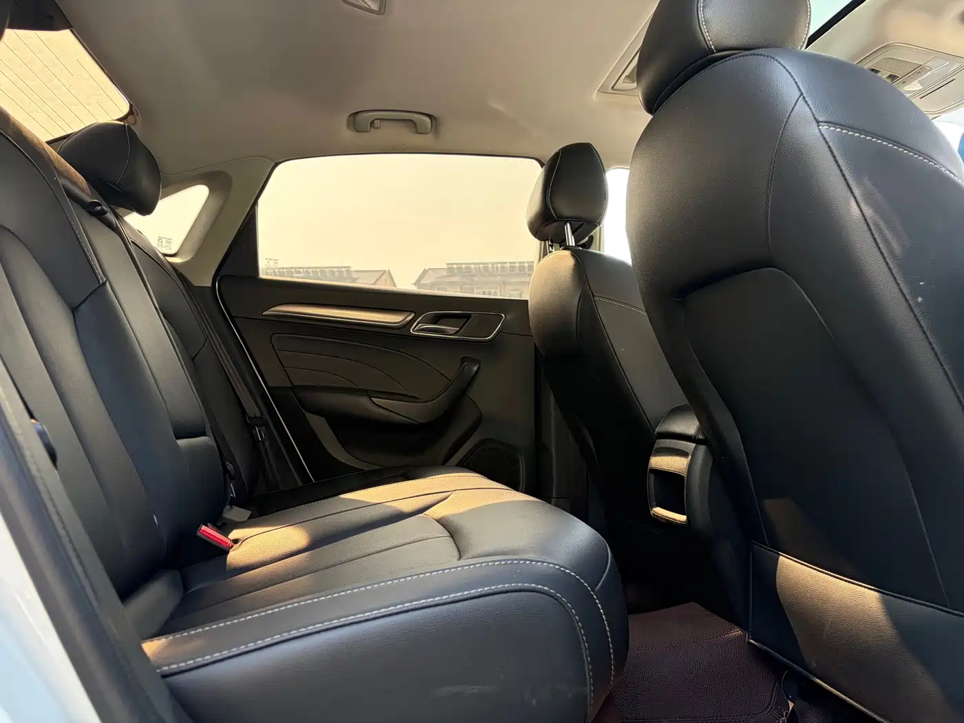 Roewe i6 2018 2018 20T Automatic Internet ZhiXiang Edition
