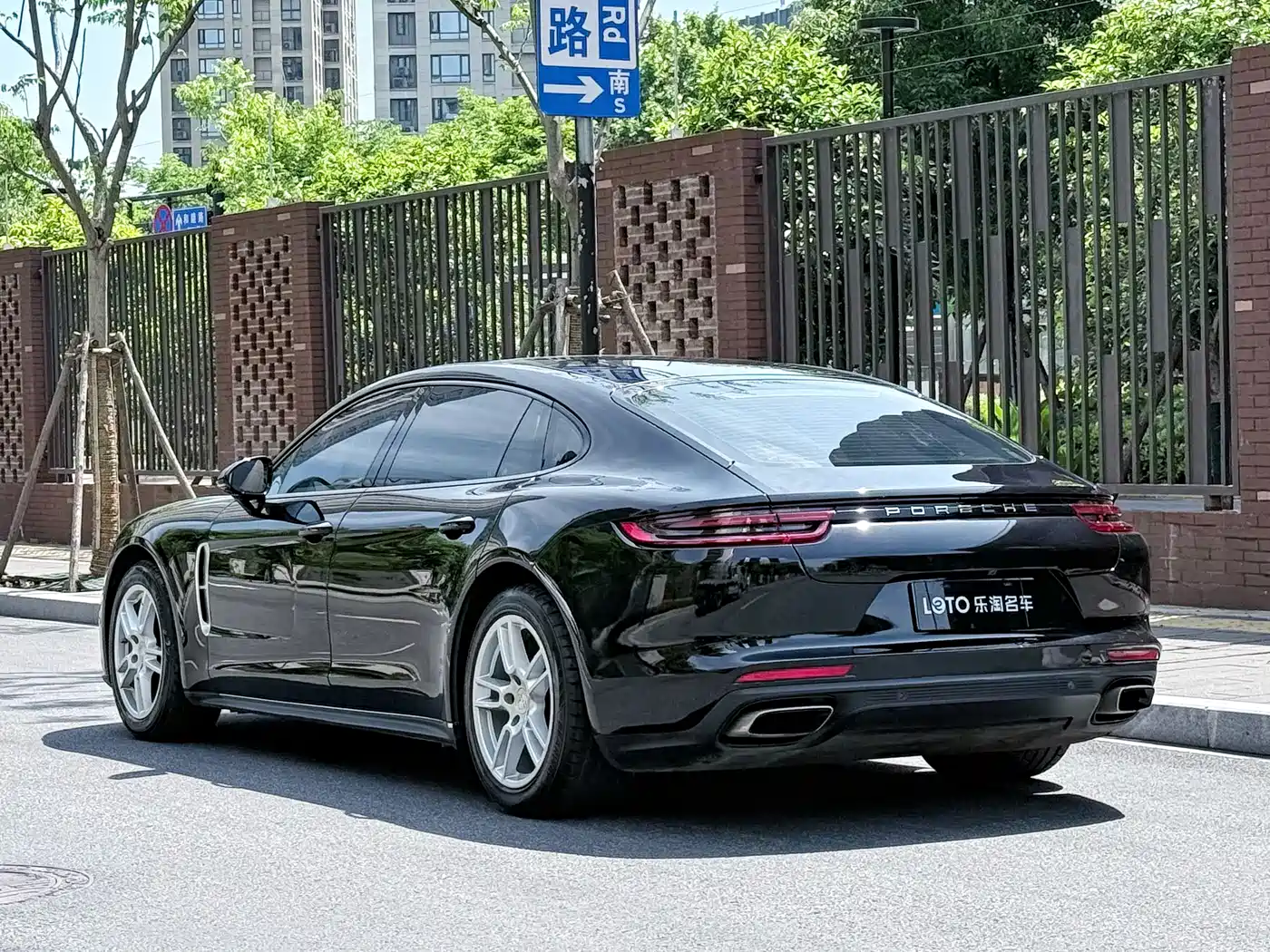 Porsche Panamera 2017 Panamera 4 Executive Long Wheelbase 3.0T фото 4