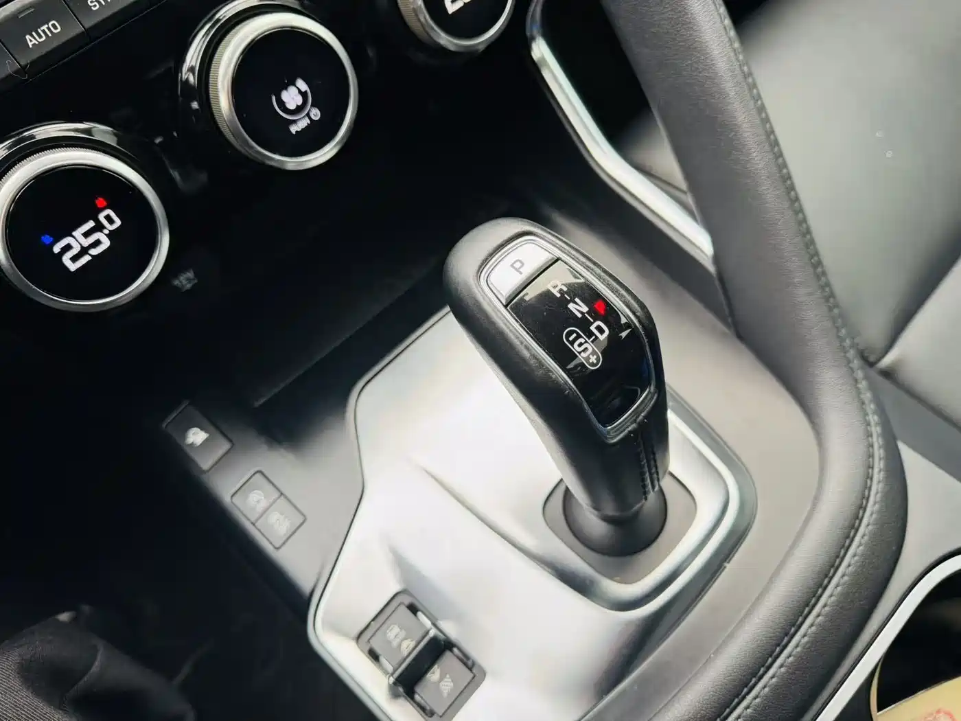 Jaguar E-PACE 2019 2018 Model P200 China V