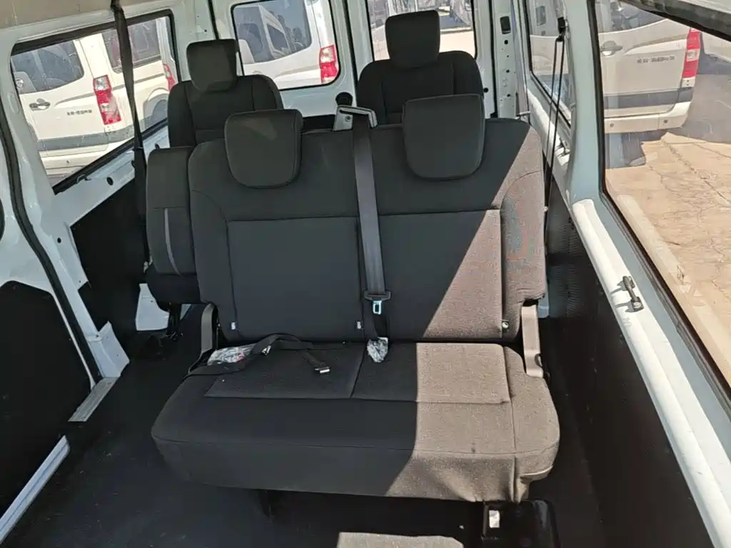 Jiangling JMC Fushun 2025 2025 Model 2.0T 6MT Diesel Medium Wheelbase Medium-High Roof Commercial MPV 7 Seats