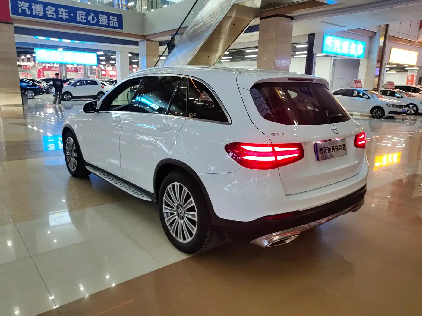Mercedes-Benz GLC 2017 GLC 200 4MATIC фото 5