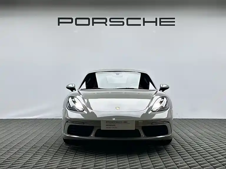 صورة 2 - Porsche 718