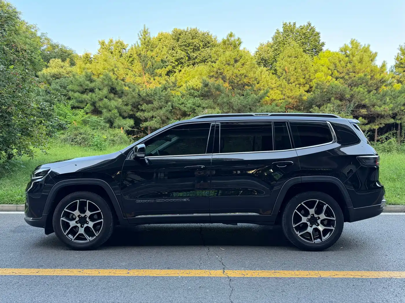 Jeep Grand Commander 2021 2022 2.0T 2WD Luxury Edition