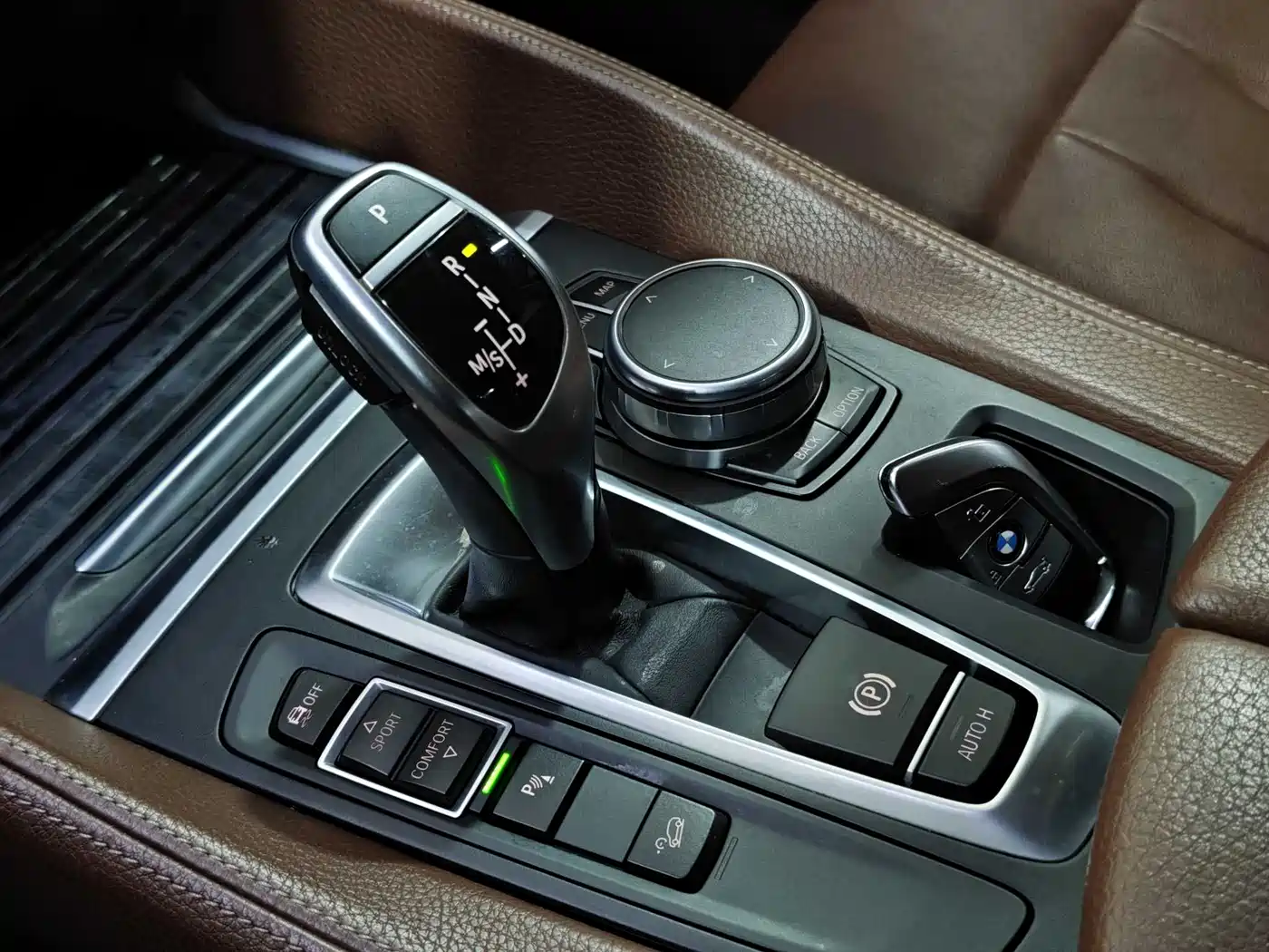BMW X6 2017 xDrive35i Leading фото 16