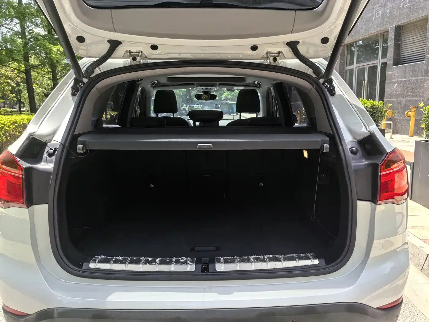 BMW X1 2018 sDrive18Li Premium Model фото 9