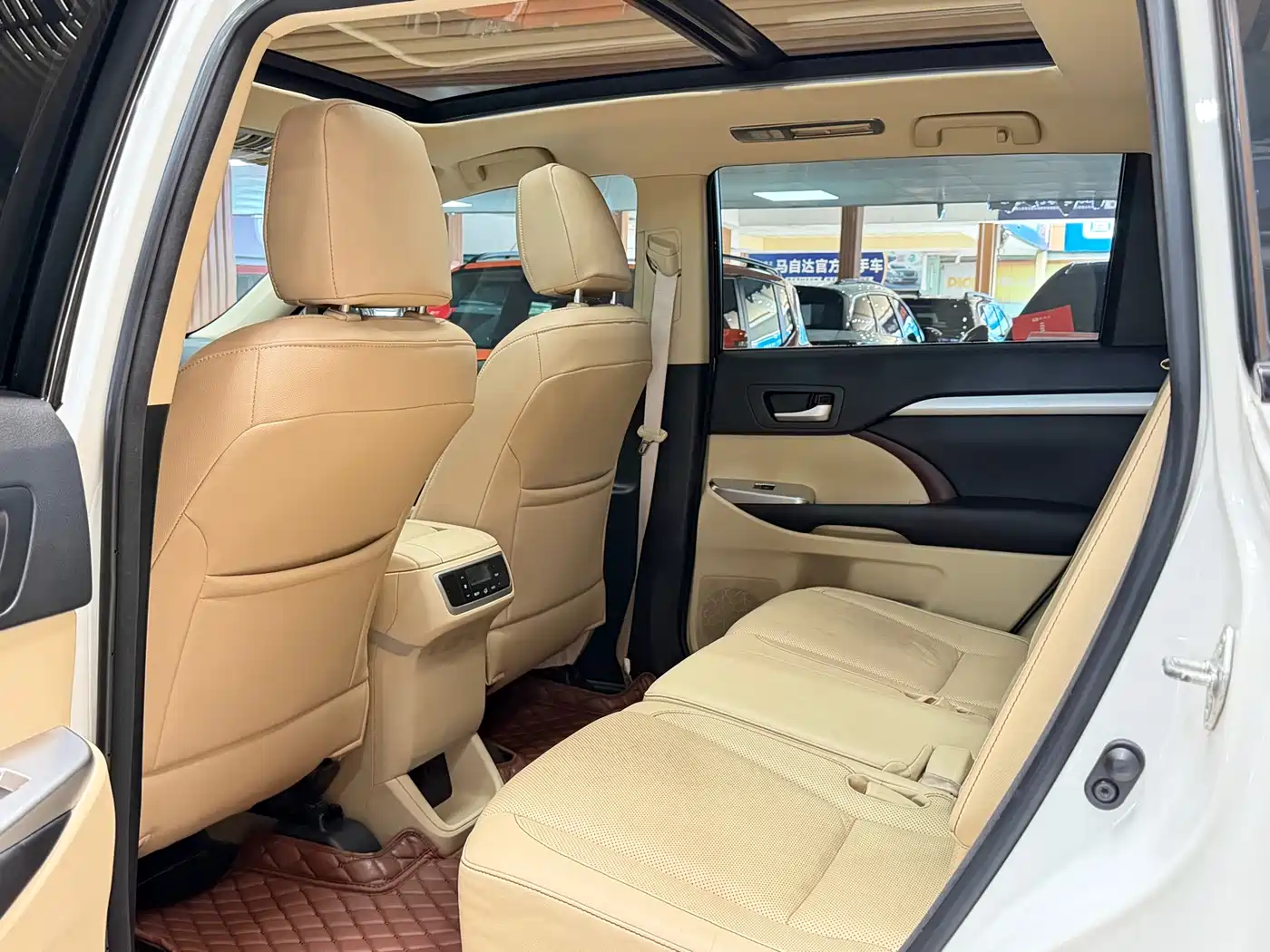 Toyota Highlander 2015 2.0T FWD Luxury Edition 7-seater фото 7