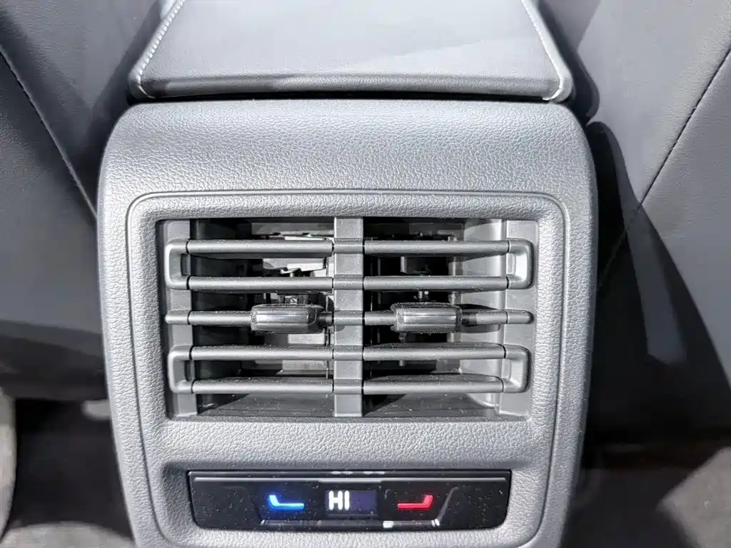 Volkswagen Golf 2023 Model 280TSI DSG R-Line фото 14