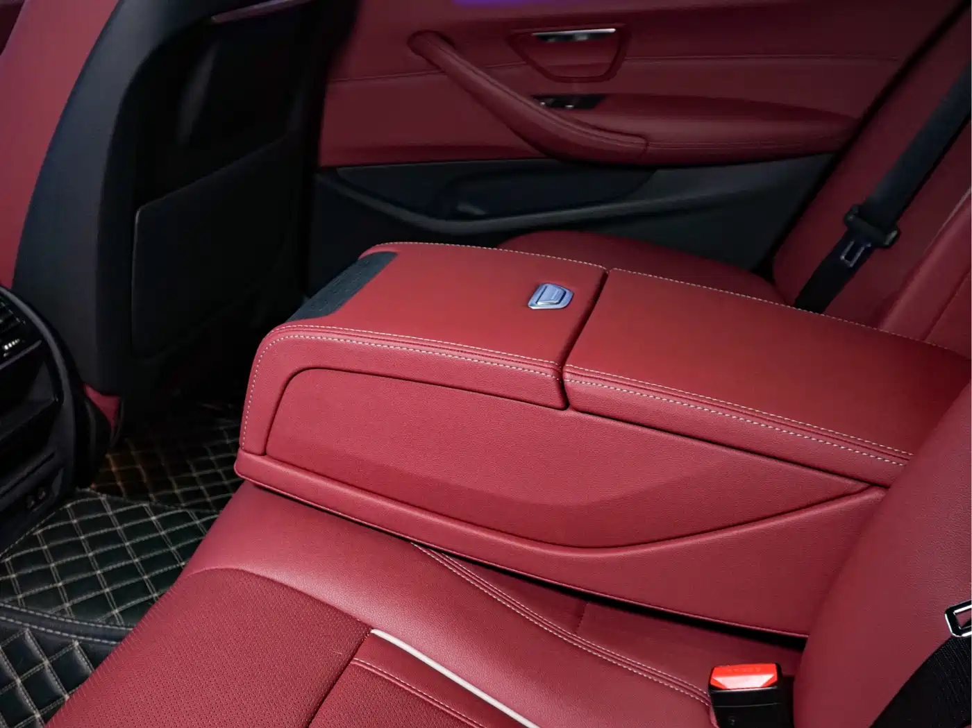 BMW 5 Series 2022 530Li Leading M Sport Package фото 16