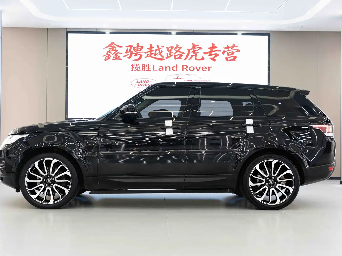 Land Rover Range Rover Sport 2017 3.0 SC V6 HSE фото 4