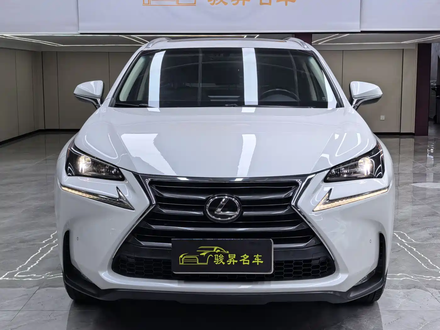 Lexus NX 2015 200t AWD F Sport фото 2