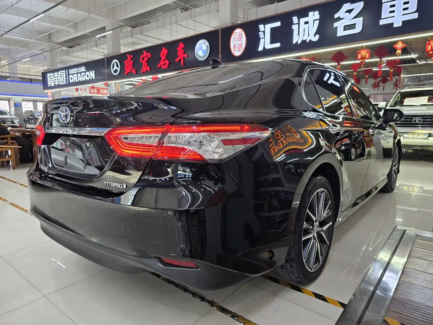 Toyota Camry 2023 Hybrid 2.5HG Luxury Edition фото 6