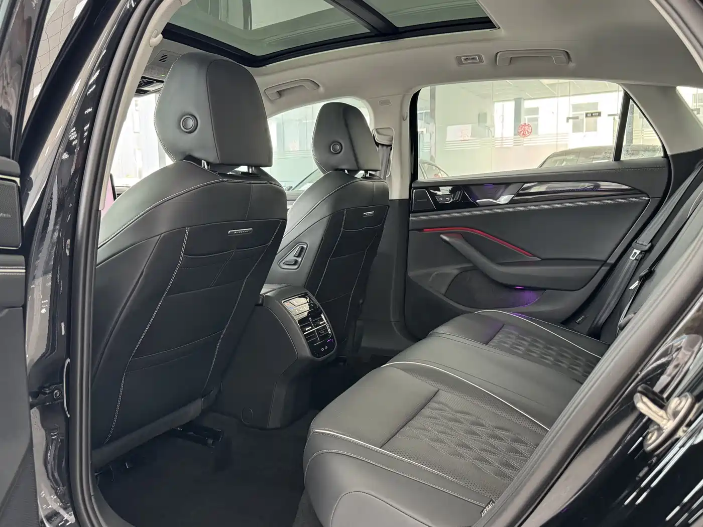 Volkswagen Magotan 2024 380TSI DSG Ultimate Edition фото 5