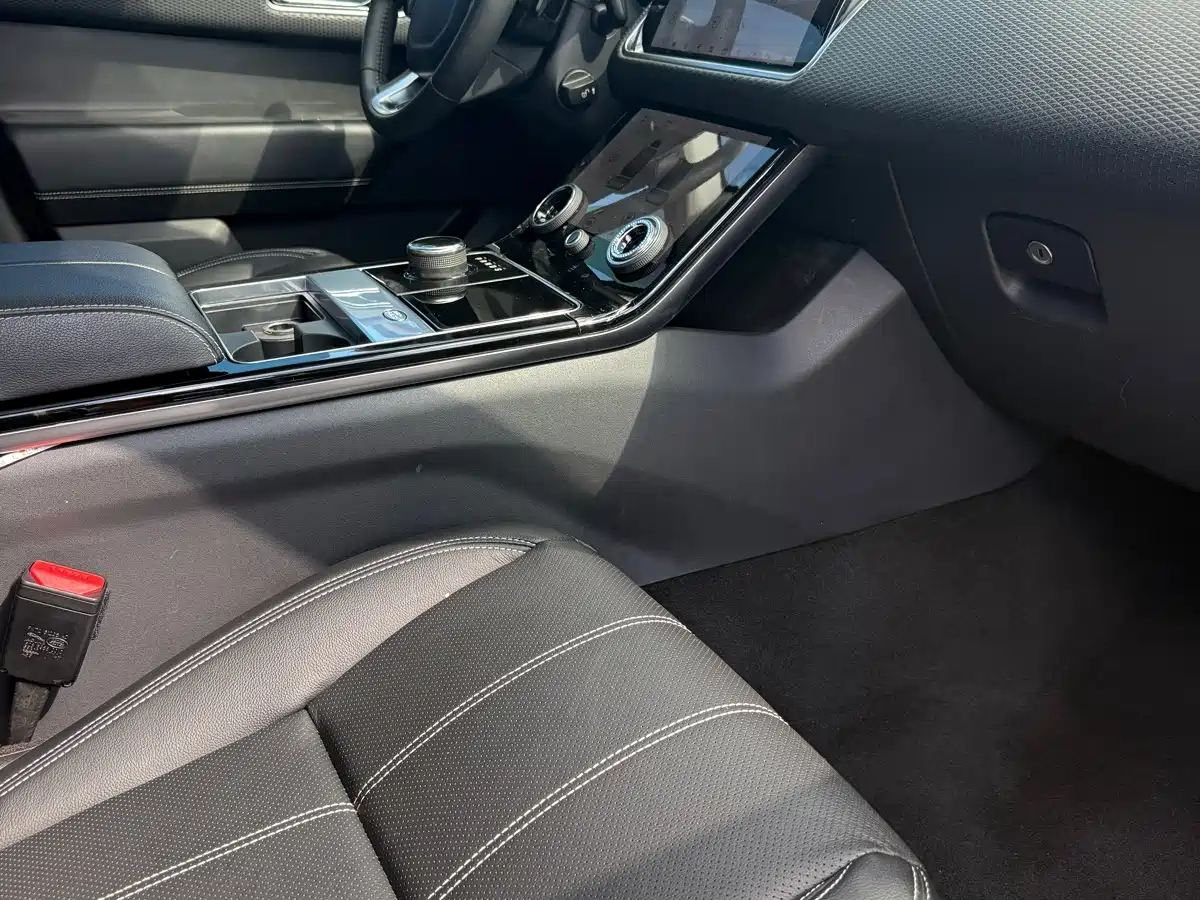 Land Rover Range Rover Velar 2018 2017 P250 S