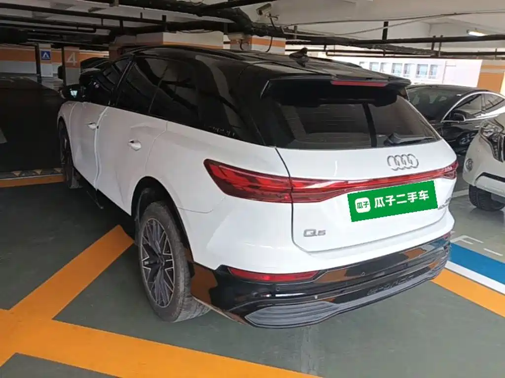 Audi Q5 e-tron 2023 2022 40 e-tron Starlight Mech Suit