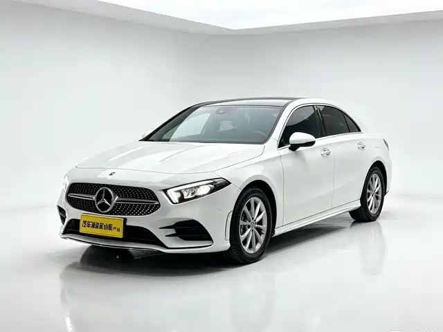 Mercedes-Benz A-Class 2022 A 200 L Sport Sedan Dynamic — фото 3