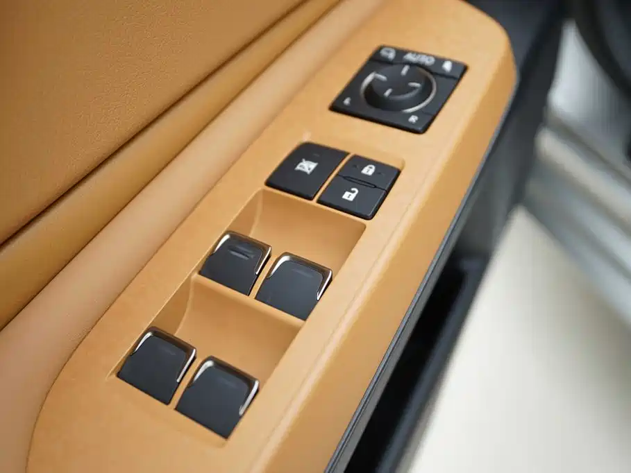 Lexus ES 2026 2025 200 Ultimate Edition