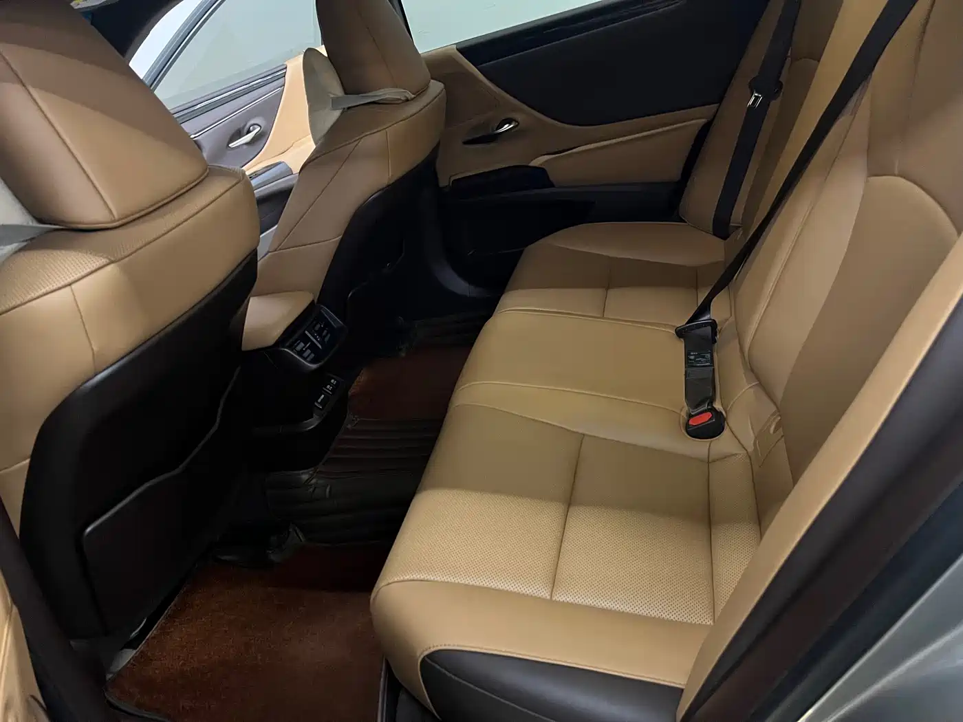 Lexus ES 2020 200 Excellence фото 12