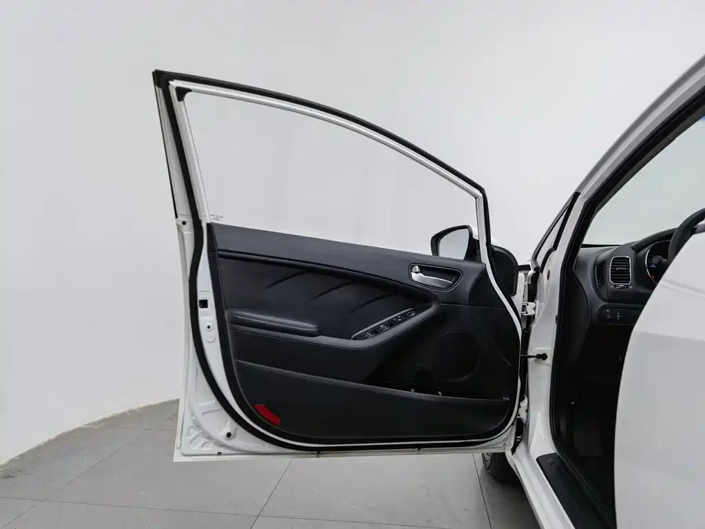 Kia K3S 2014 2014 1.6L Automatic GL