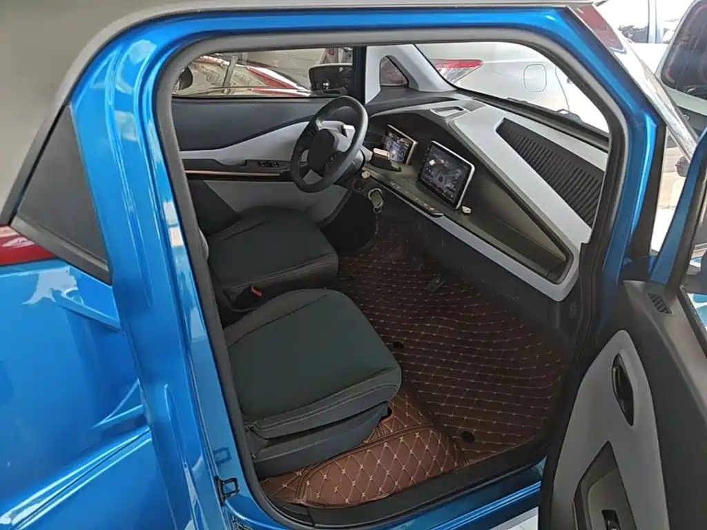 Фото 25 - Baojun E200