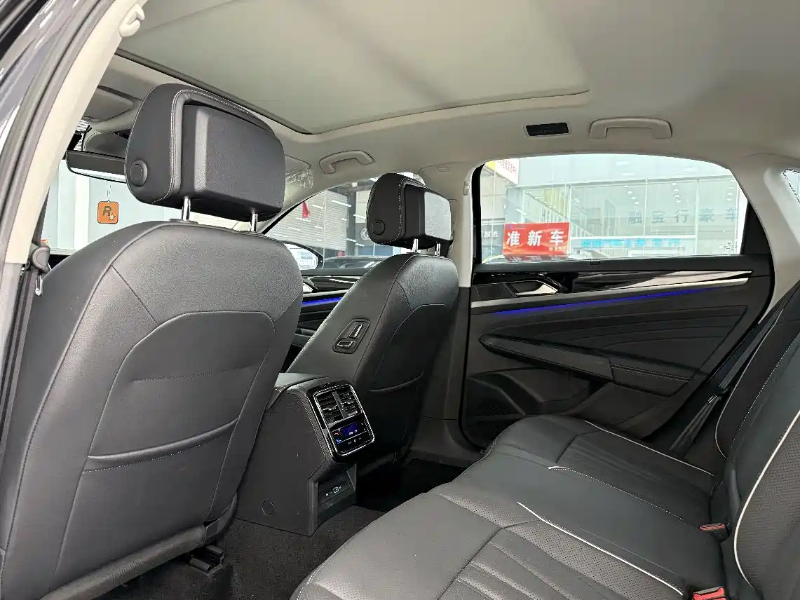 Volkswagen Passat 2024 380TSI Starlight Dragon Glory Edition фото 7