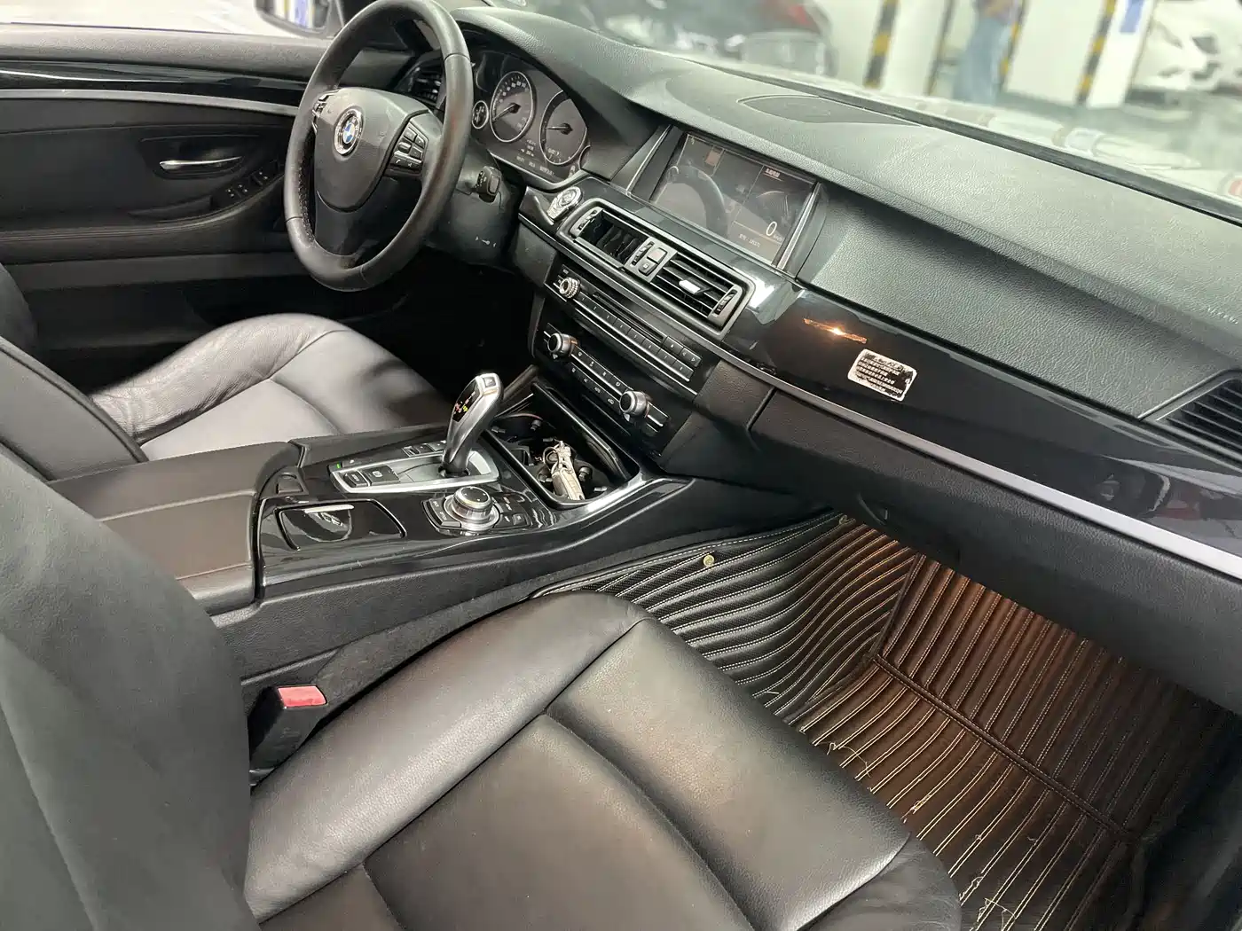 BMW 5 Series 2013 520Li Elegance фото 8