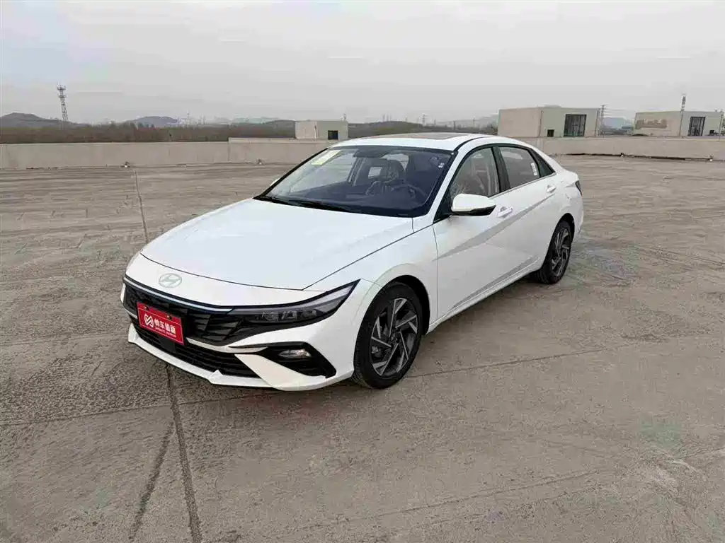 HYUNDAI ELANTRA