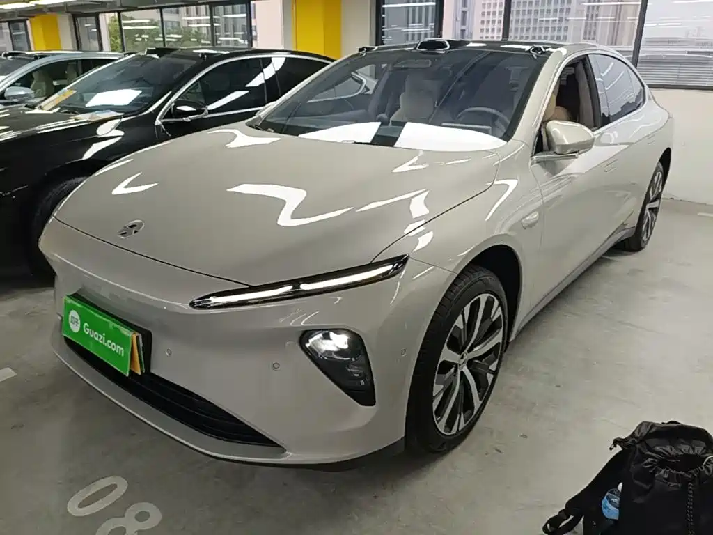 2025 NIO ET7