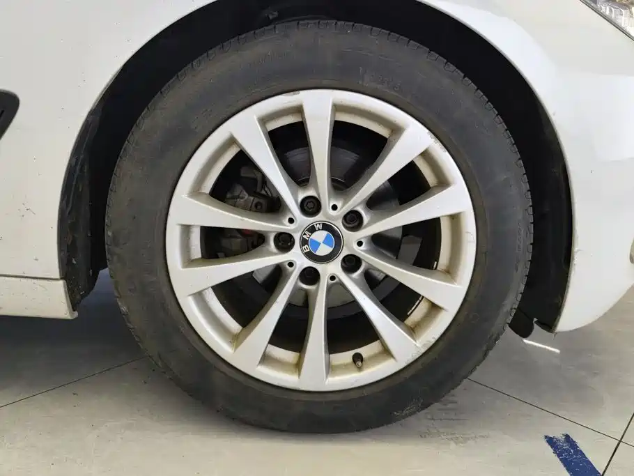 BMW 3 Series GT 2015 2014 320i Leading Edition