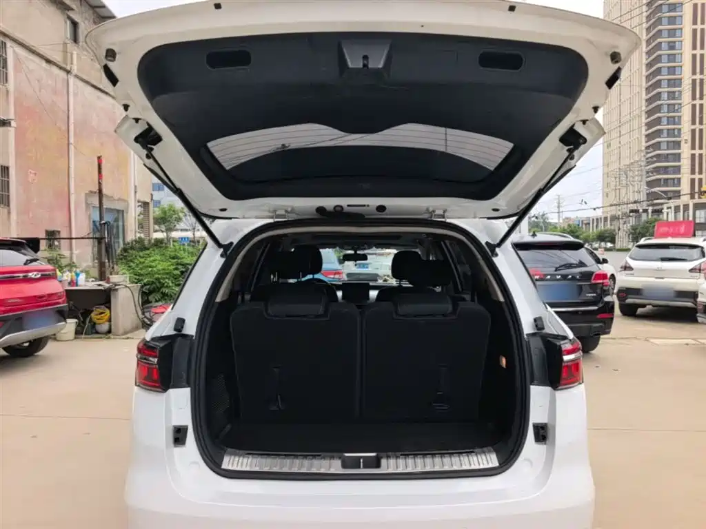 BYD Song MAX 2021 Upgrade 1.5T Automatic Luxury Edition 6-Seater фото 19