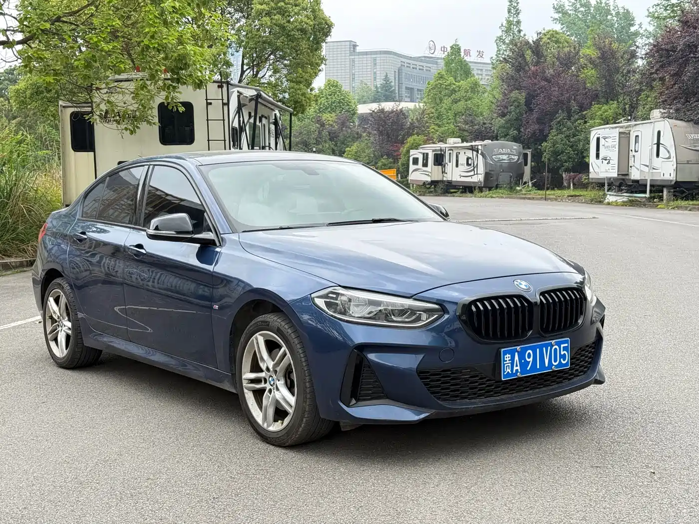 BMW 1 Series 2023 125i M Sport Shadow Edition фото 3