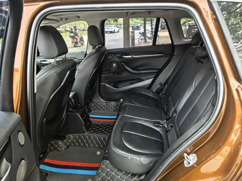 BMW X1 2016 sDrive18Li Luxury Model фото 4