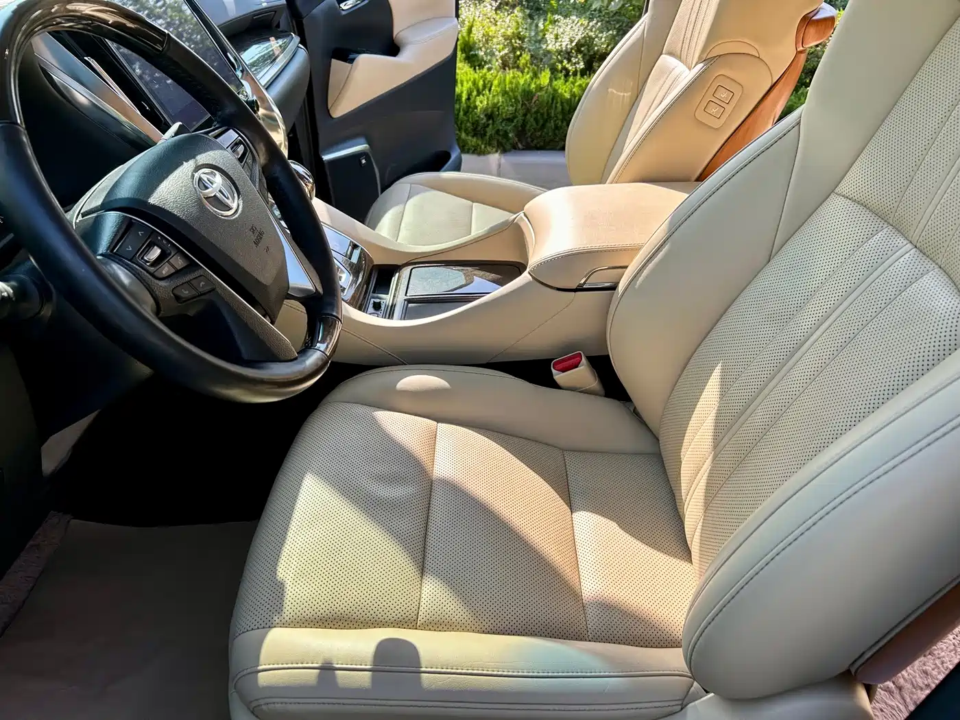 Toyota Vellfire 2021 2020 Twin Engine 2.5L HV Premium Edition