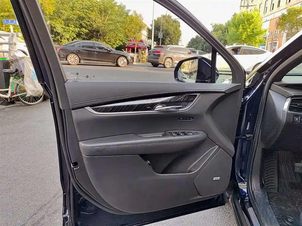 Cadillac XT6 2020 28T 6-Seater 4WD Luxury Model фото 6