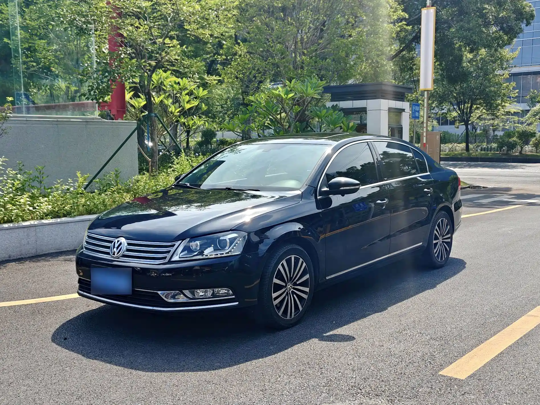 Фото 1 - Volkswagen Magotan
