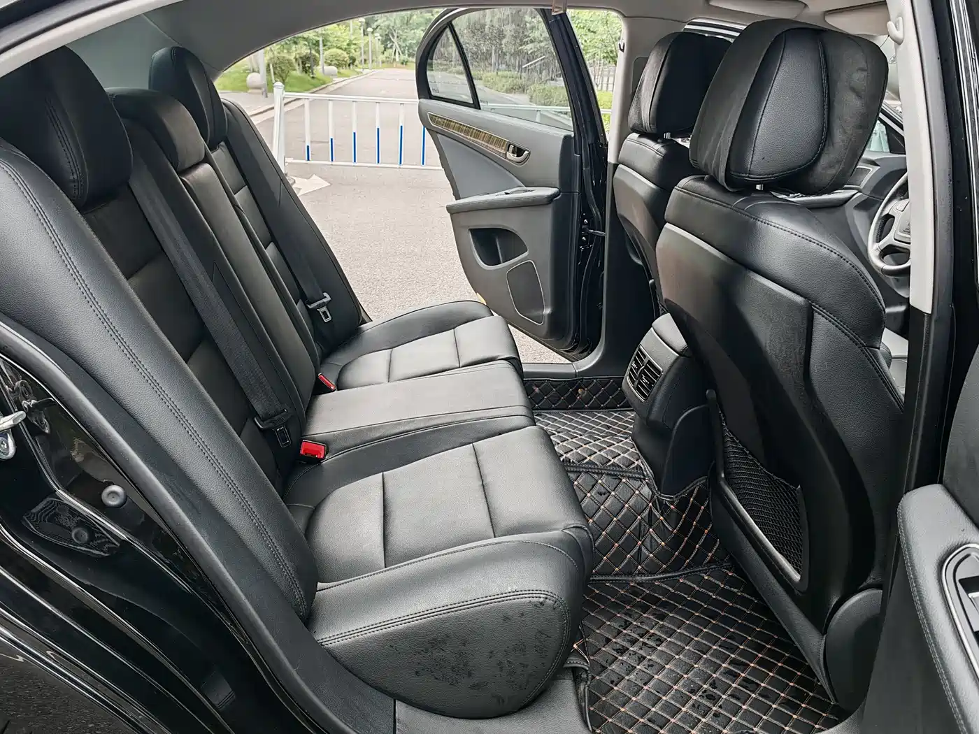 Hongqi H7 2021 1.8T Comfort Edition фото 10