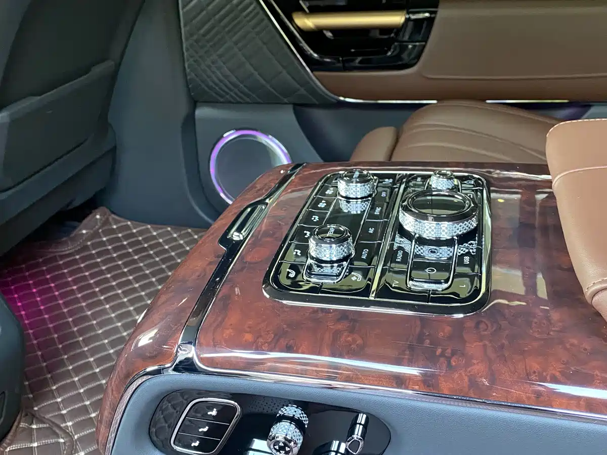 Hongqi Guoyao 2022 4.0T Premium Flagship 4-Seater фото 16